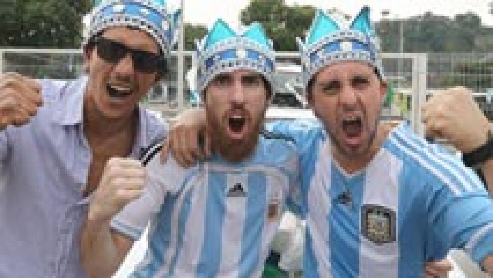 Telediario 1: La hinchada albiceleste invade Río para apoyar a Argentina en la final | RTVE Play