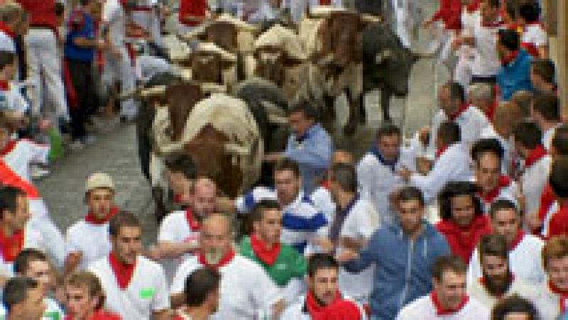 Los toros de Adolfo Martn dejan un sptimo encierro de San Fermn 2014 limpio pero complicado 