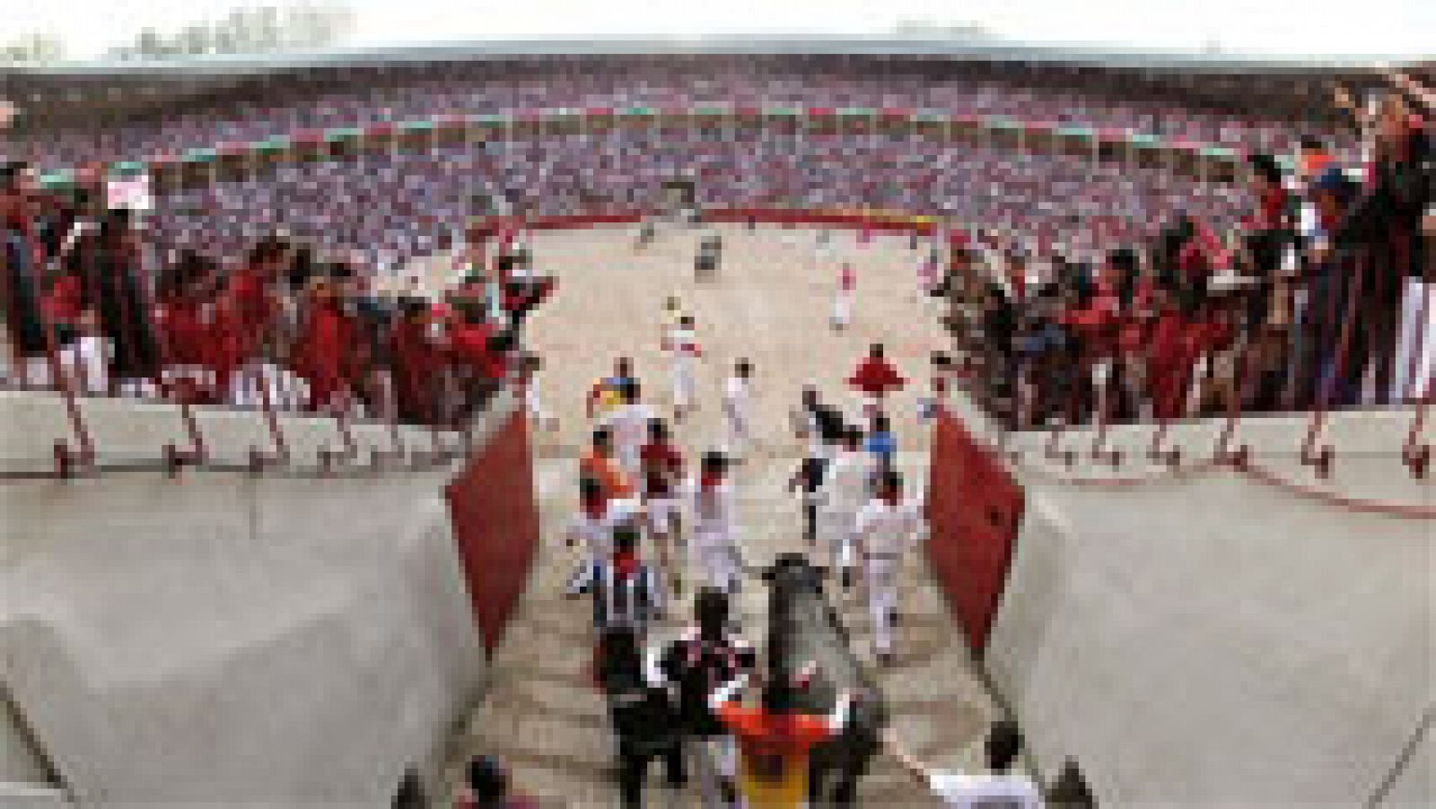 Los toros llegan al coso pamplonés en el séptimo encierro de los sanfermines 2014