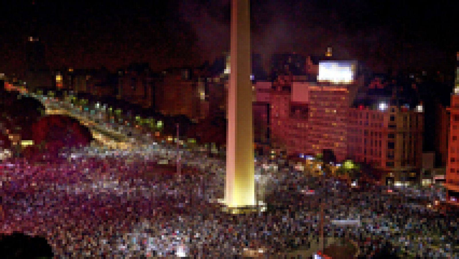 Telediario 1: Los aficionados argentinos celebran el subcampeonato conseguido por su selección. | RTVE Play