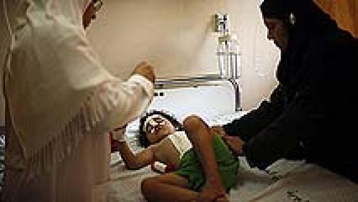 Activistas protegen un hospital de Gaza