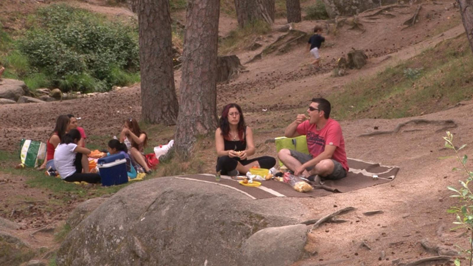 Comando actualidad - Familias viajeras - De vacaciones al monte