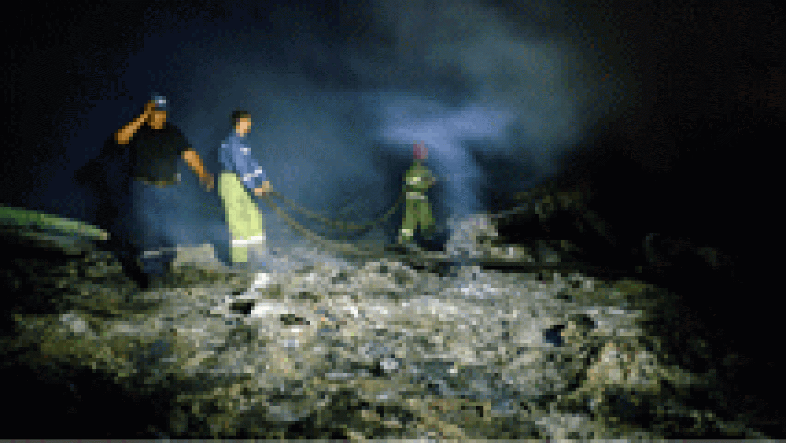 Ucrania y los rebeldes se acusan mutuamente del derribo del avión malasio - La tarde en 24h | Ver