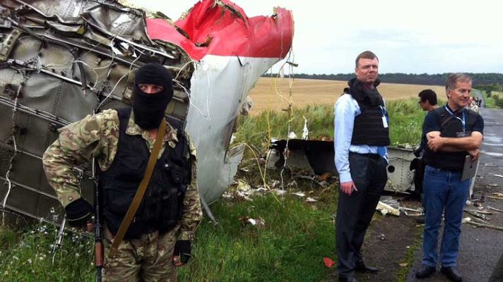 Telediario 1 - Los rebeldes dificultan el trabajo a los investigadores