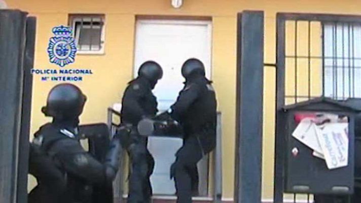 Telediario 1 - Desarticulada una banda que robaba en domicilios sevillanos