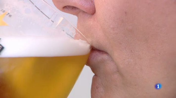L'Informatiu - L'estiu, època de més consum d'un clàssic: la cervessa.