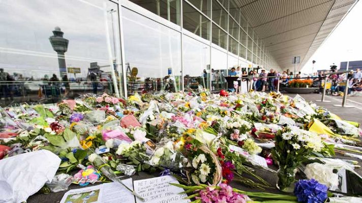 Telediario 1 - Familiares de las víctimas piden consenso político