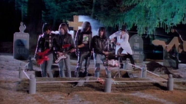Música en el Archivo de RTVE - Videoclip de "Pet Sematary", de los Ramones (Plastic)