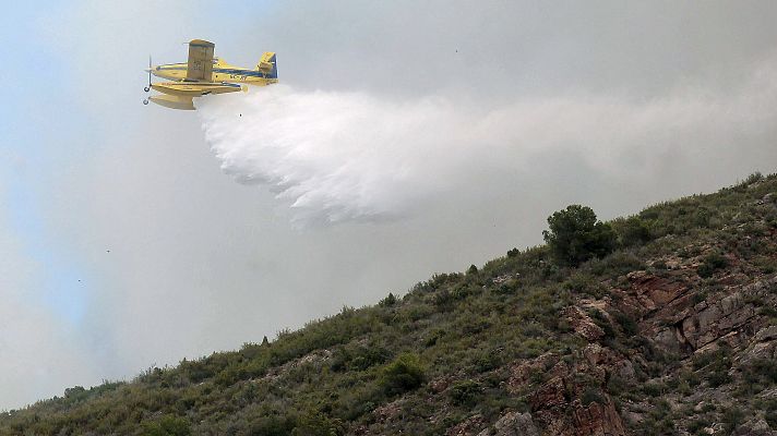  - Los evacuados vuelven a sus casas tras la estabilización del incendio de la Vall d'Uixó