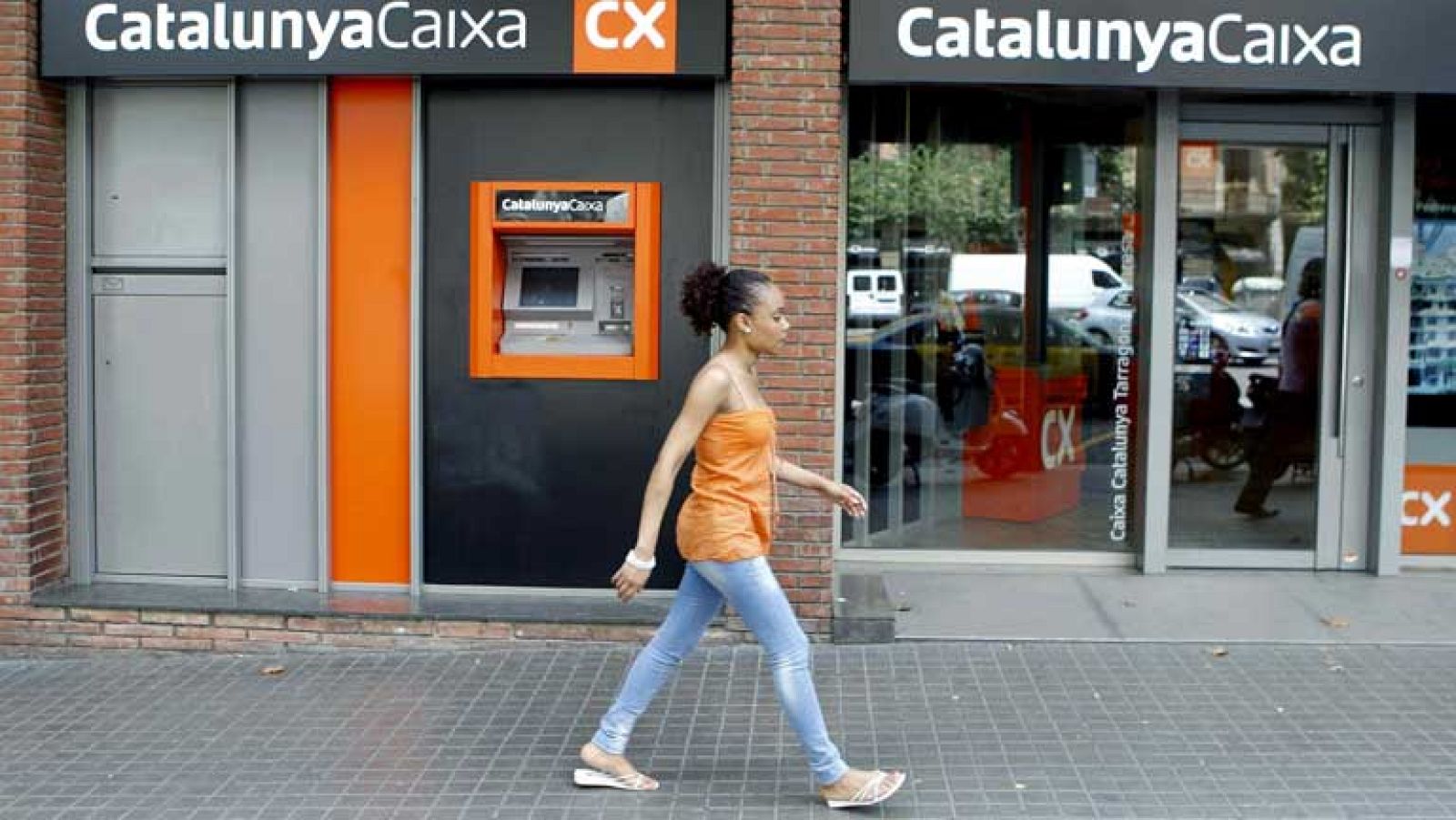 El Estado pierde 11.437 millones con la venta de Catalunya Banc al BBVA