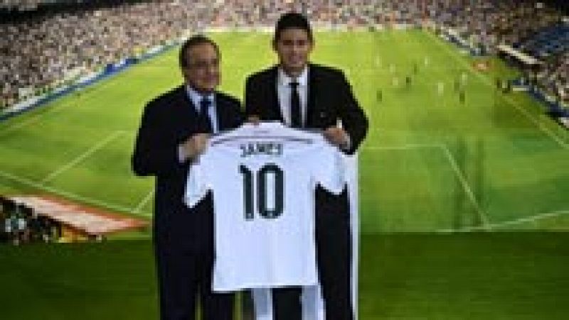 El colombiano James Rodríguez ha sido presentado como nuevo jugador del Real Madrid en el Bernabéu, donde 25.000 aficionados han acudido a ver al último fichaje merengue.