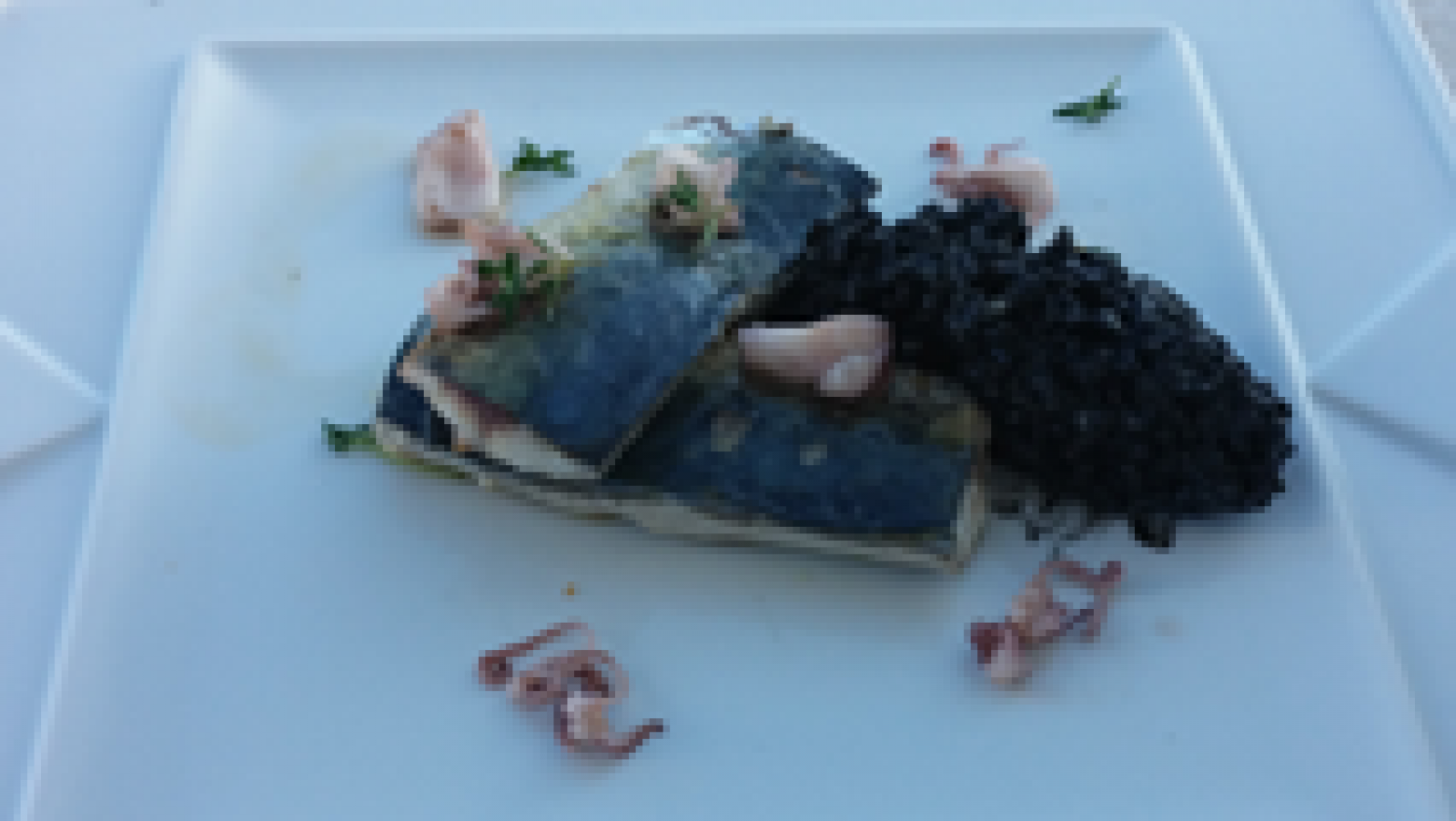 RTVE Cocina: Caballa con risotto de tinta de calamar | RTVE Play