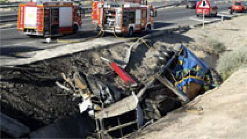 Ocho personas, dos de ellas menores, mueren en un accidente de tráfico en Alicante 