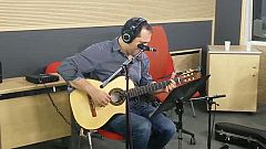 Las mañanas de RNE - Ismael Serrano interpreta en acústico "La casa y el lobo"