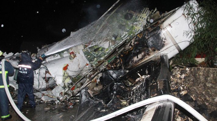 Informativo 24h - 47 muertos y 11 heridos tras el aterrizaje de emergencia de un avión en Taiwán