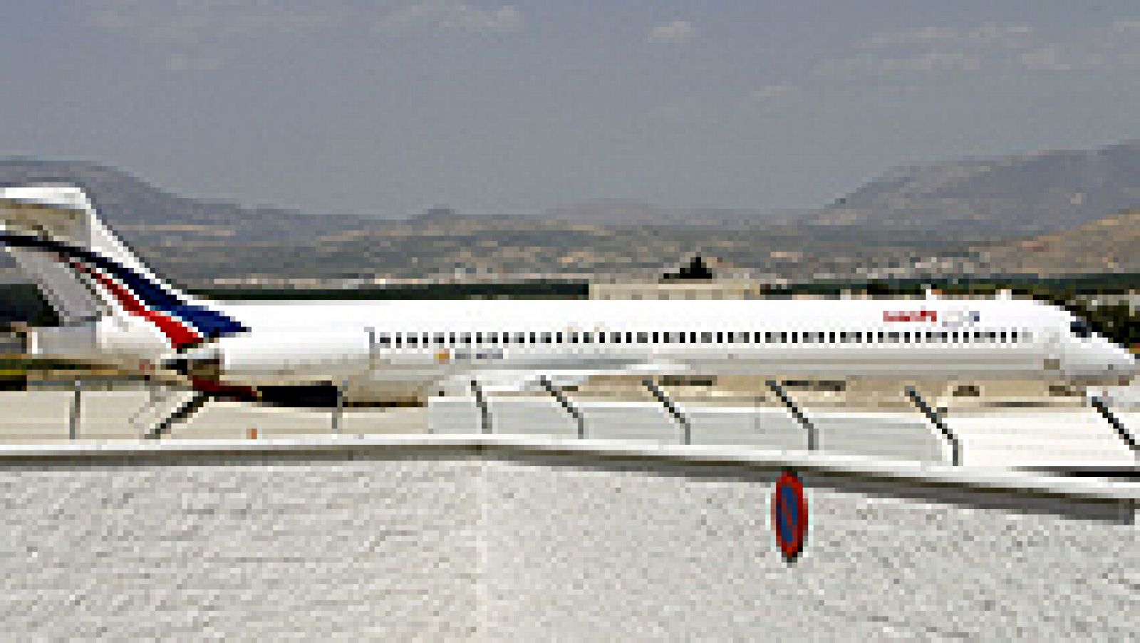 Informativo 24h: Perdido un avión con 110 pasajeros y seis tripulantes españoles que volaba a Argelia | RTVE Play
