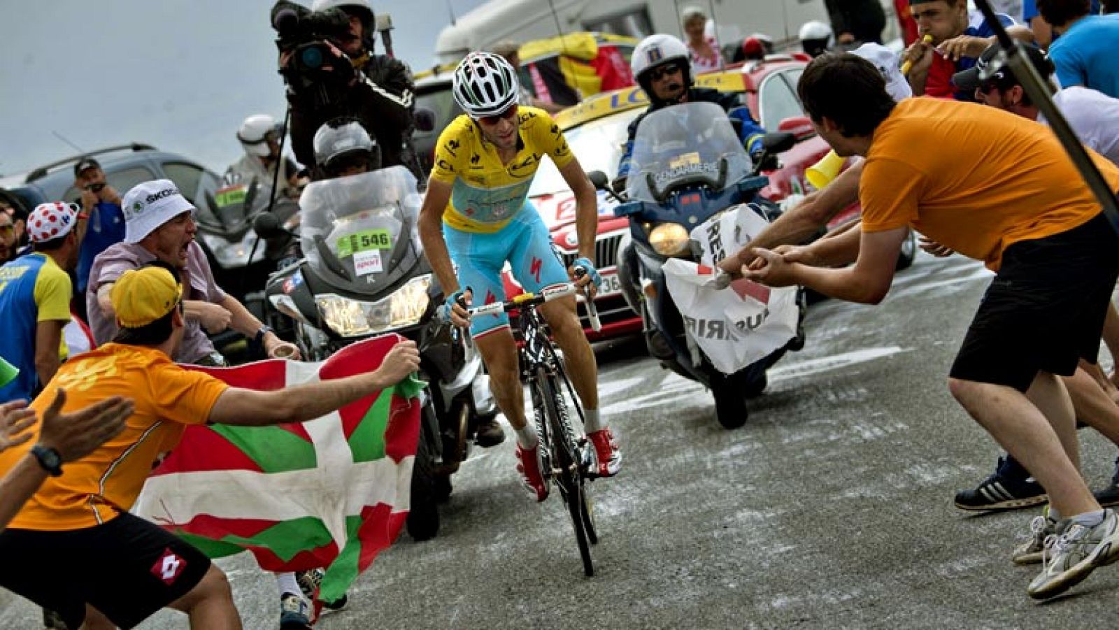 El italiano Vincenzo Nibali se impuso este jueves en la etapa mítica de Hautacam, la última cita con la alta montaña, y dejó sentenciado su triunfo en el Tour de Francia, mientras que el español Alejandro Valverde se cayó del podio por dos segundos.