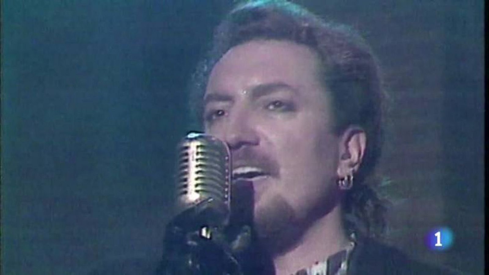 Tino Casal patentando champú de huevo