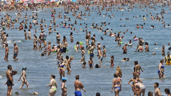 El tiempo - Nubes y lluvias débiles en el norte, despejado en el resto