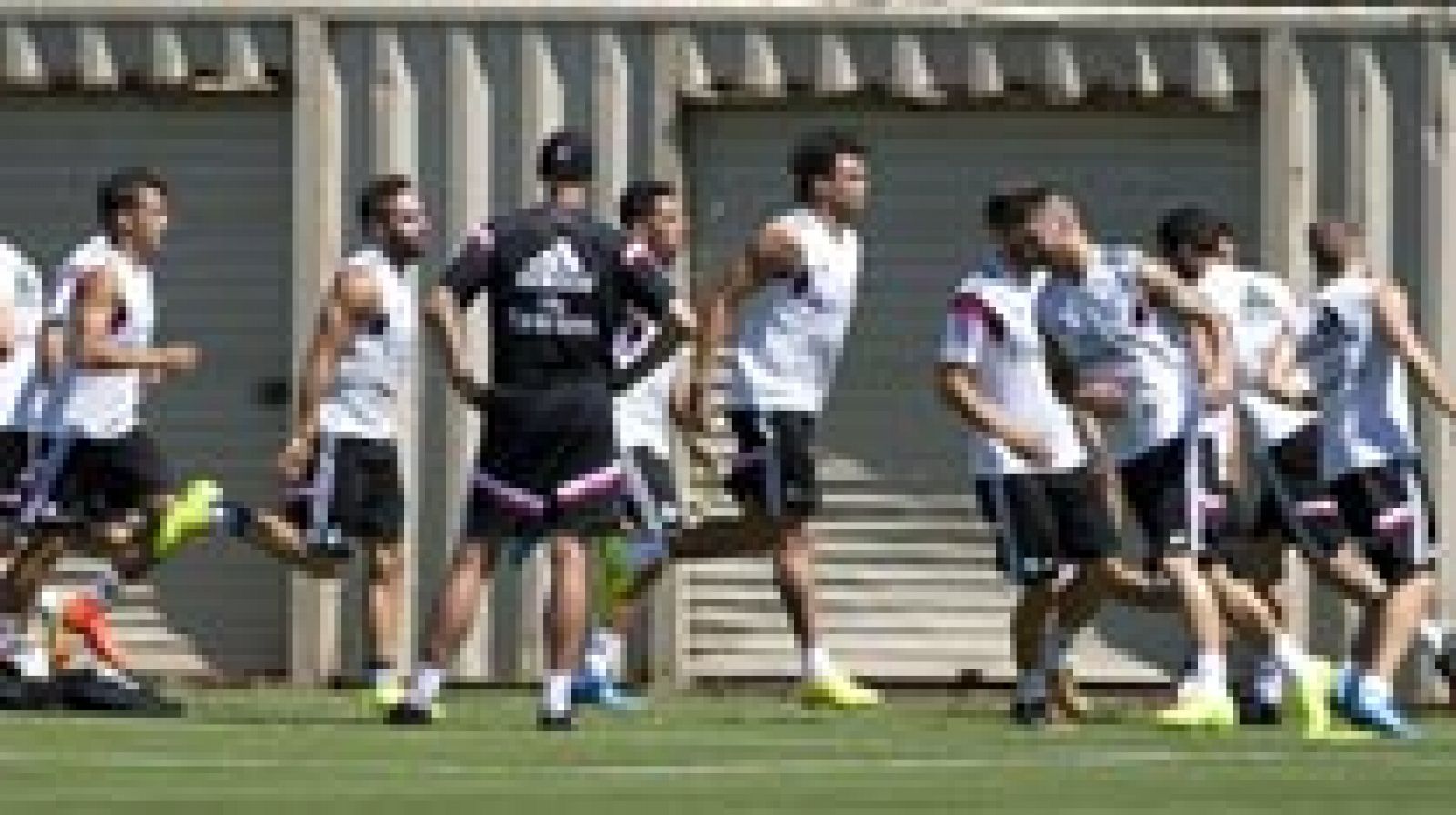 Telediario 1: Cristiano llega a la concentración de pretemporada y Di María puede irse | RTVE Play