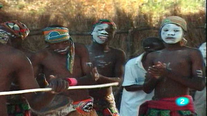 Otros pueblos - Eclipse (Zambia)