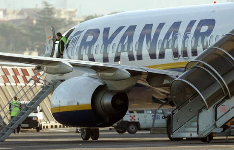 Un avión de Ryanair obligado a aterrizar de emergencia