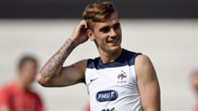 Antoine Griezmann y Cristian Ansaldi han pasado reconocimiento médico, trámite previo a su incorporación al Atlético de Madrid. El acuerdo de los rojiblanco con la Real Sociedad cifrará el traspaso del francés en 30 millones de euros, un precio que l