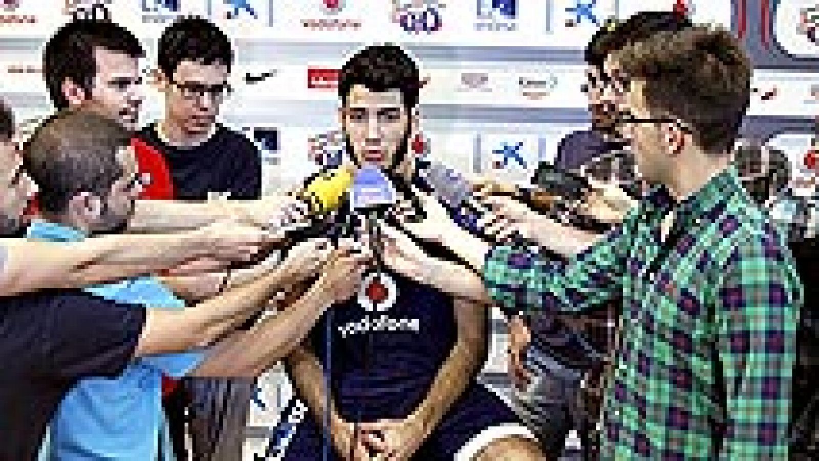 El alero Álex Abrines, en su primera convocatoria con la selección absoluta como jugador fijo en la plantilla, se encuentra "bien" en este nuevo rol, con "ilusión" y "ganas" de que empiece el torneo el próximo 30 de agosto. "Es un sueño hecho realida