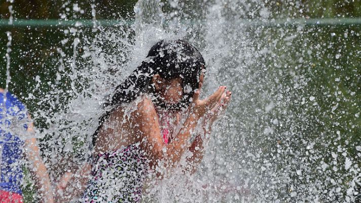 El tiempo - Chubascos fuertes en Cataluña y temperaturas muy altas en Andalucía