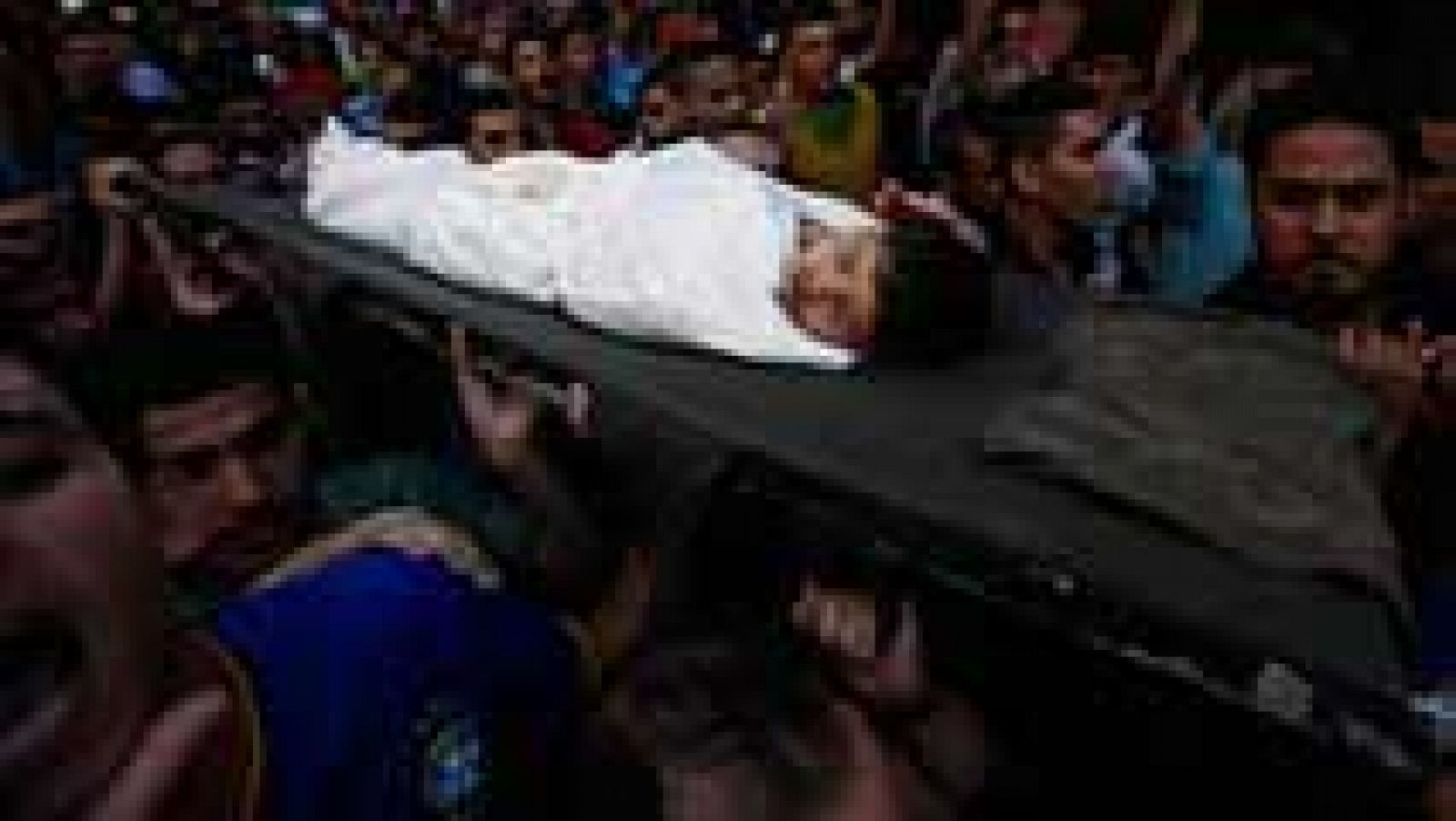  La fiesta de fin de Ramadán, una de las más alegres e importantes del calendario musulmán, se ha convertido en un lunes mortal en Gaza, en el que quince personas murieron, ocho de ellas niños.