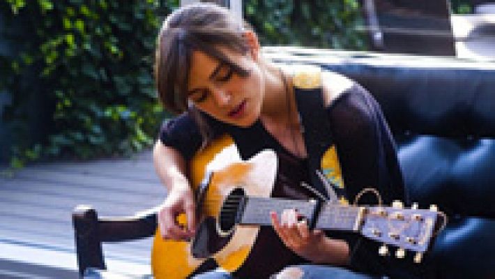 RTVE.es os ofrece un clip en primicia de 'Begin again' con una actuación musical de Keira Knightley