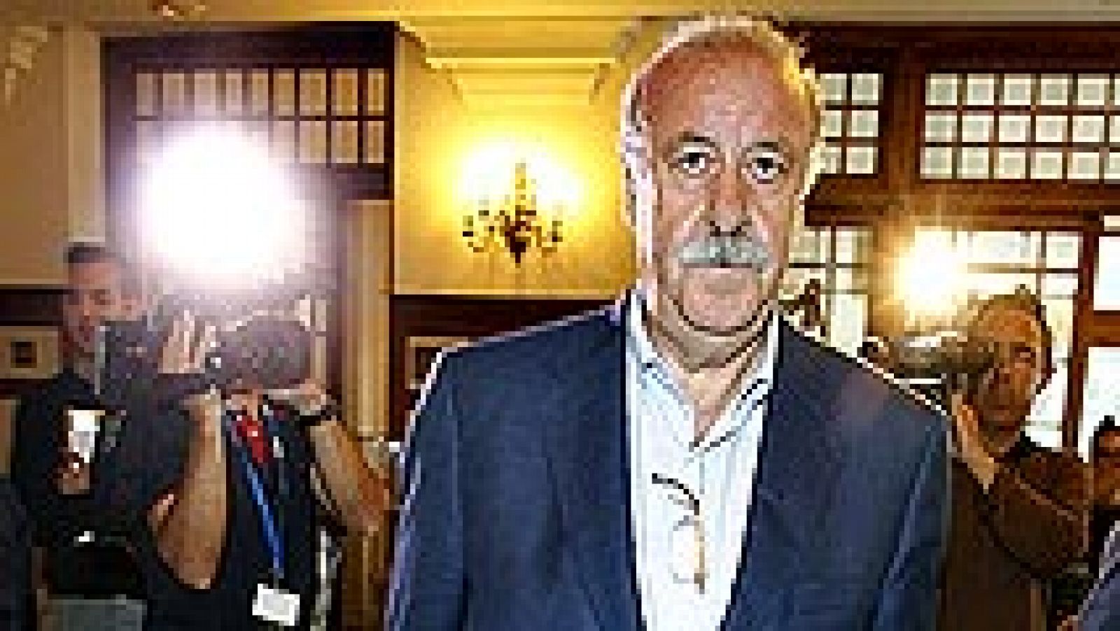 Telediario 1: Del Bosque destaca el "comportamiento intachable" de los jugadores en Brasil | RTVE Play