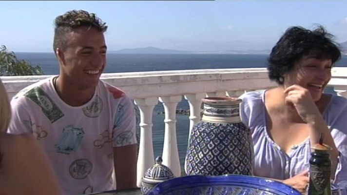 Telediario 1 - 90.000 firmas para ayudar a un joven marroquí