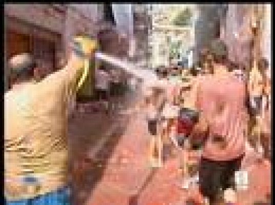  - Buñol se tiñe de rojo 'Tomatina'