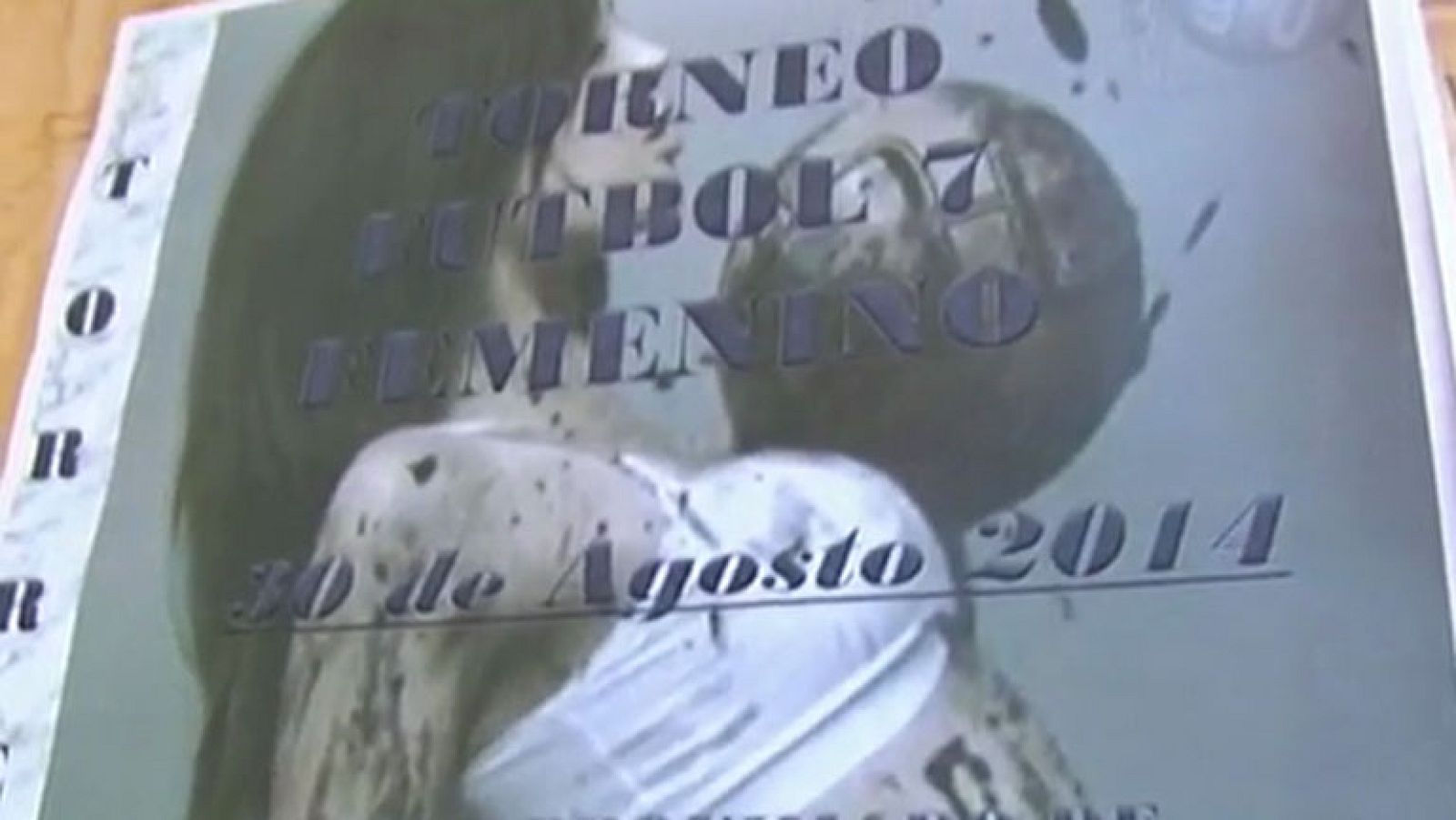 El cartel de un torneo de fútbol femenino hace saltar la polémica en Granada