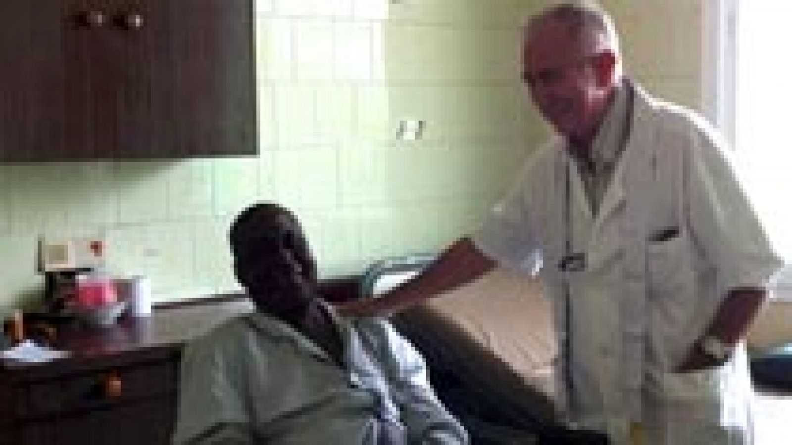 Telediario 1: El religioso español Miguel Pajares, aislado en un hospital de Liberia, tiene el ébola | RTVE Play