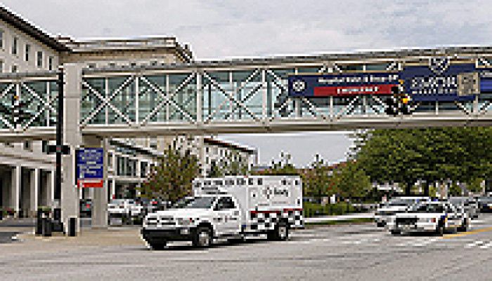 Telediario 1 - La misionera norteamerica infectada por el virus del ébola llega a EE.UU.