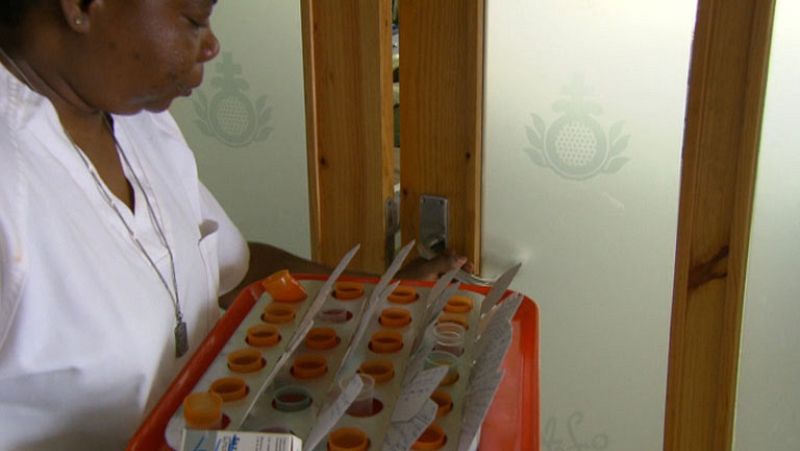 Más españoles expuestos al ébola en Liberia y otros países de África 