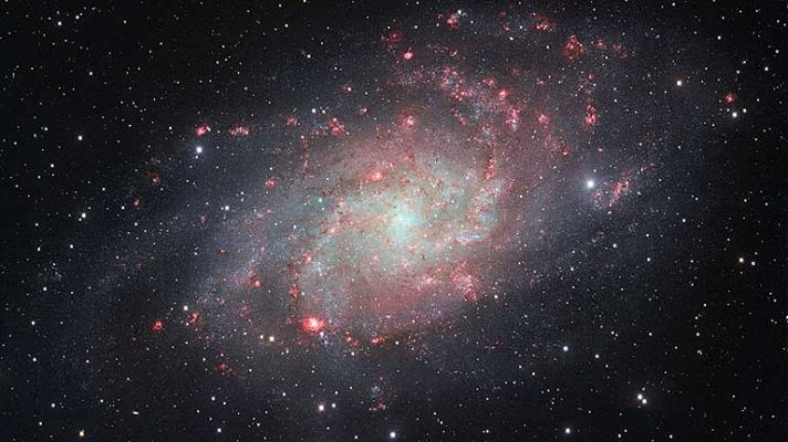 Viaje hacia la galaxia Messier 33