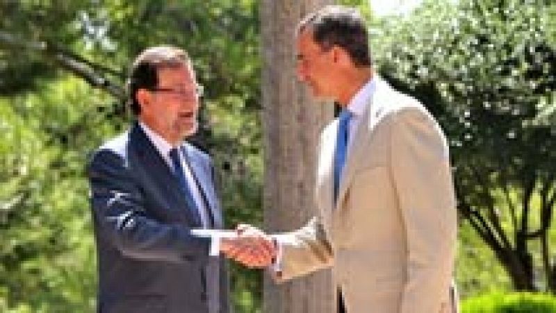 Felipe VI recibe por primera vez a Mariano Rajoy en Marivent
