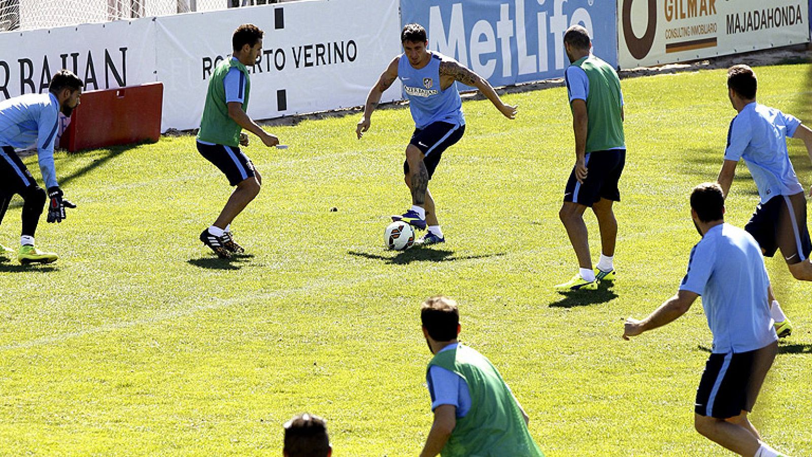 El entrenador del Atlético de Madrid, Diego Pablo Simeone, aprovechará el amistoso contra el Wolgsburgo para hacer pruebas en su once inicial de cara al inicio de la temporada.
