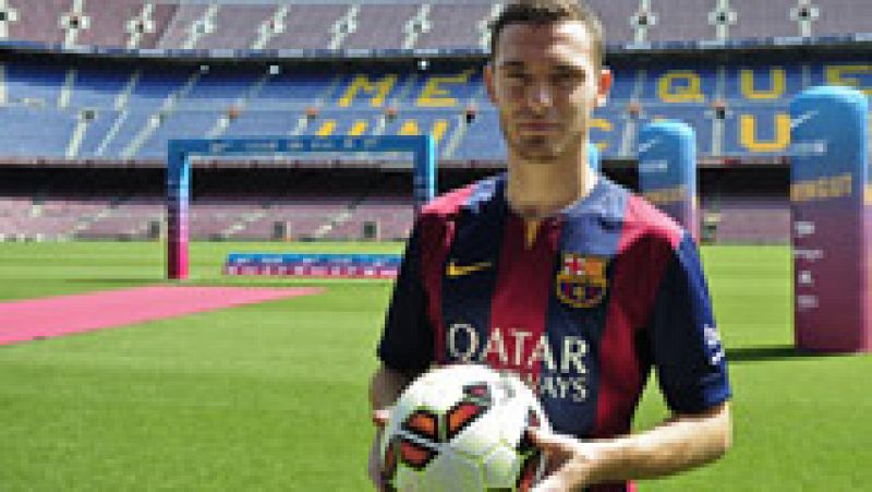 El Barcelona ha presentado este domingo a su nuevo jugador, Vermaelen, que ha asegurado que llega al club azulgrana para "empezar de cero".