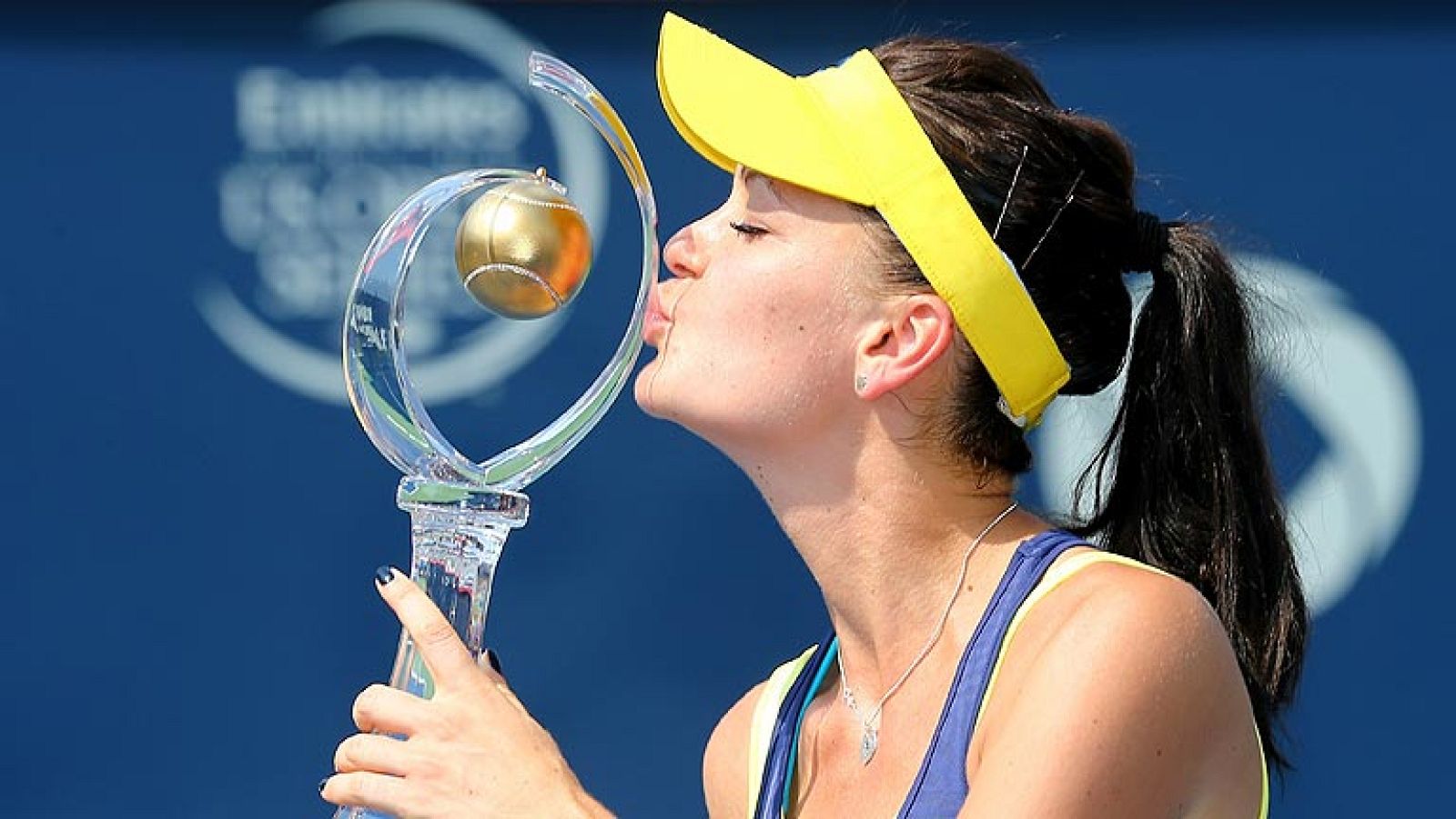 Agnieszka Radwanska tumba a Venus Williams