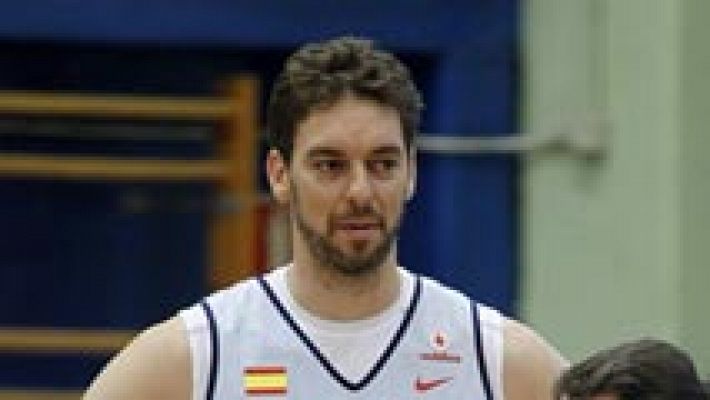 Telediario 1 - Pau Gasol lidera a la selección española de baloncesto ante Angola