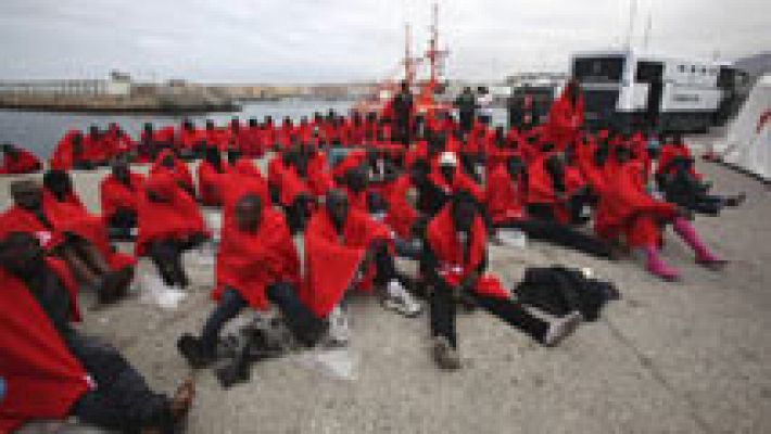 Más de 260 inmigrantes rescatados en pateras en el Estrecho