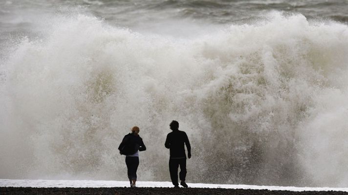 El tiempo - Tormentas fuertes en Aragón y Cataluña, y viento fuerte en el noroeste