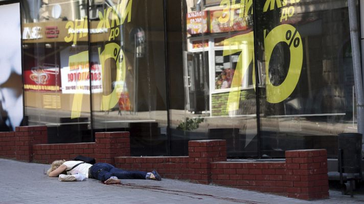 Telediario 1 - En Ucrania continúan los bombardeos mientras Putin considera replantear el veto a las importaciones