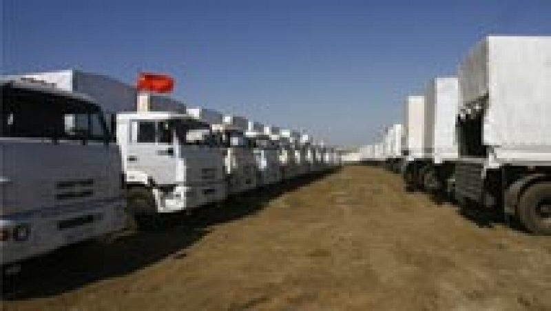 El convoy de ayuda rusa, listo para entrar en el este de Ucrania