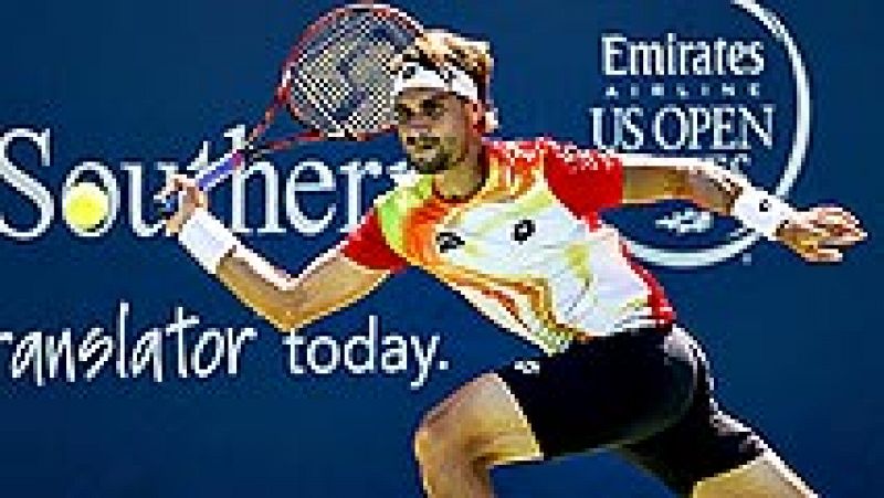 El español David Ferrer se clasificó este viernes para las semifinales del Masters 1.000 de Cincinnati (EEUU) al batir en cuartos a su compatriota Tommy Robredo. Ferrer necesitó dos horas y seis minutos para ganar por 6-4, 3-6 y 6-3 a Robredo, que fu