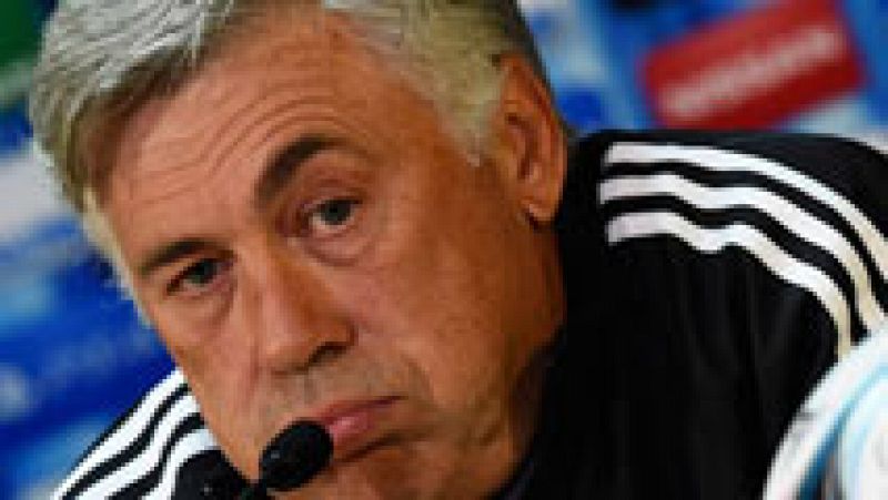  El italiano Carlo Ancelotti, entrenador del Real Madrid, ha seguradoen Varsovia, donde su equipo disputará un partido amistoso ante el Fiorentina, que el mercado de fichajes "está totalmente cerrado" y no lo van "a abrir". El técnico madridista anun